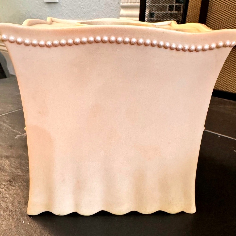 Bed Bath & Beyond Dressed To Thrill Hand Painted Tissue Cover Vintage Glam Chic - Picture 5 of 7
